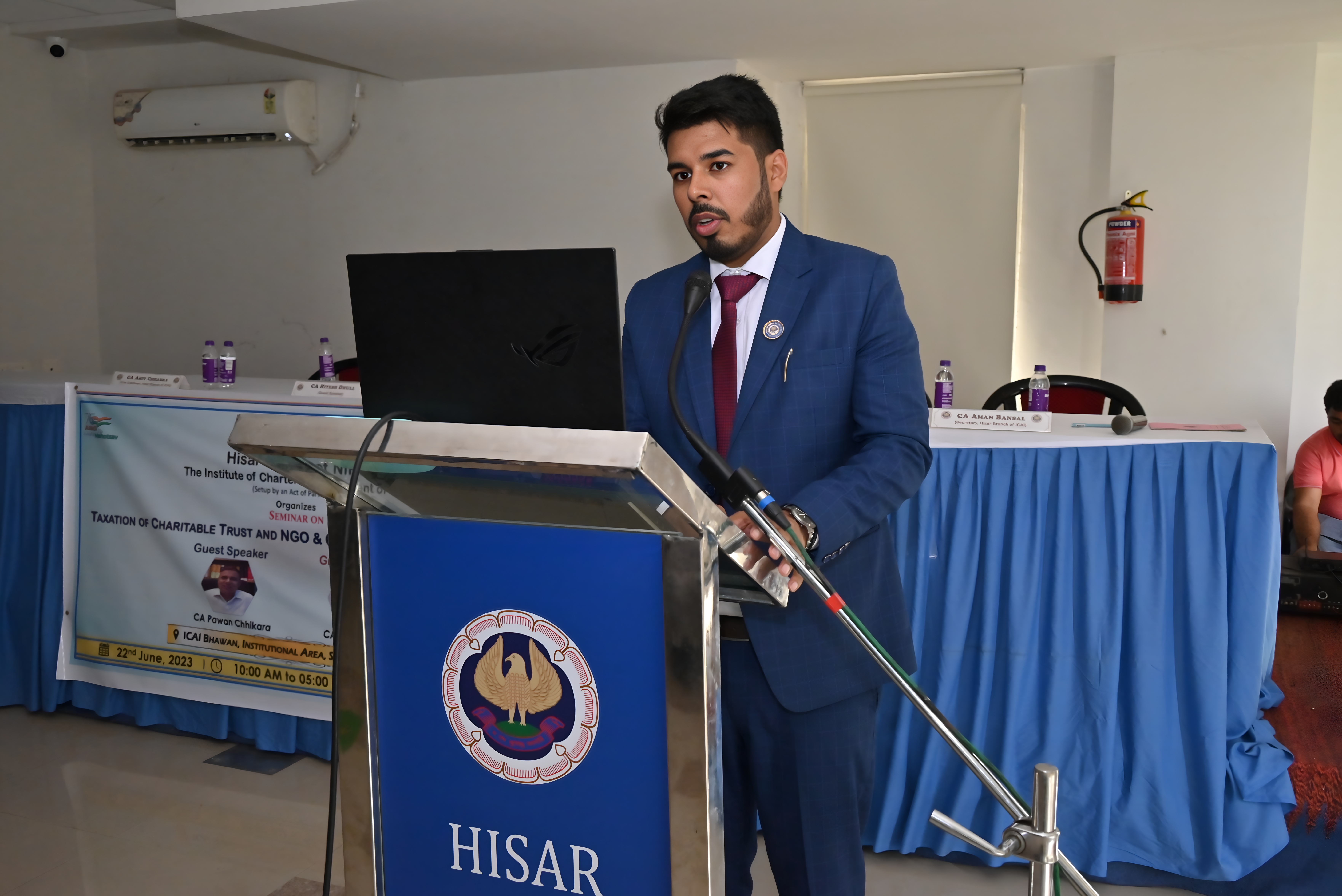 CA Hitesh Dhull taking session at Hisar Branch